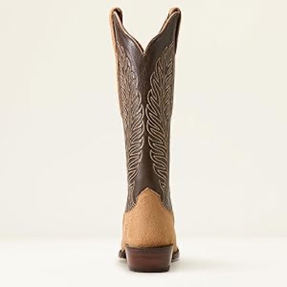 BNIB Women’s Ariat x Yellowstone Arena Dirt Boot in TAN ROUGHOUT|TOFFEE CRUNCH - Picture 3 of 12